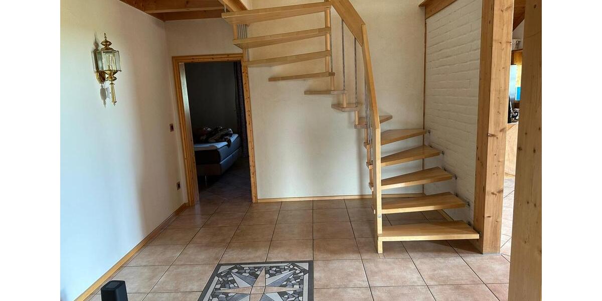 Maisonettenwohnung Arnsberg Oeventrop - 4 Zimmer, 145 m&sup2;, 1.250&euro; | Angebot:26645321