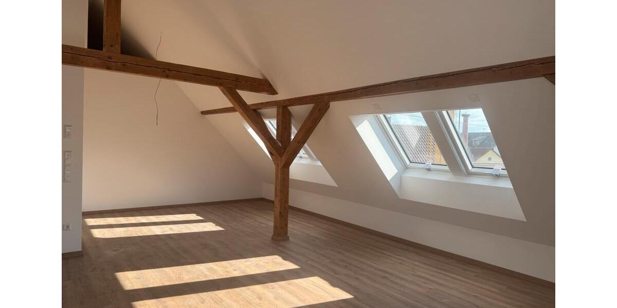 Dachgeschoßwohnung Emerkingen - 3 Zimmer, 95 m&sup2;, 950&euro; | Angebot:26697086
