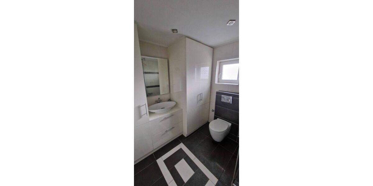 Reihenmittelhaus Düren Birkesdorf - 6 Zimmer, 150 m&sup2;, 1.300&euro; | Angebot:26009380