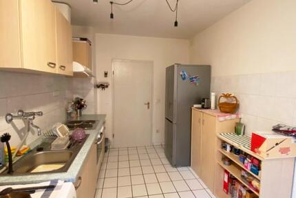 WG-Zimmer unmöbliert: zentral und ruhig, Badewanne, Balkon, EBK zimmer