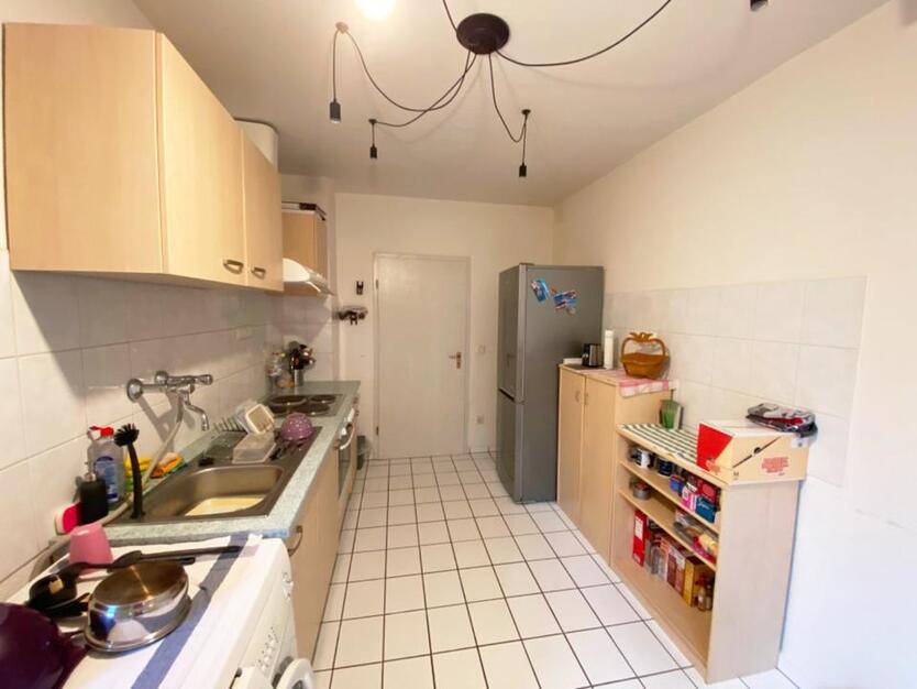 WG-Zimmer unmöbliert: zentral und ruhig, Badewanne, Balkon, EBK zimmer