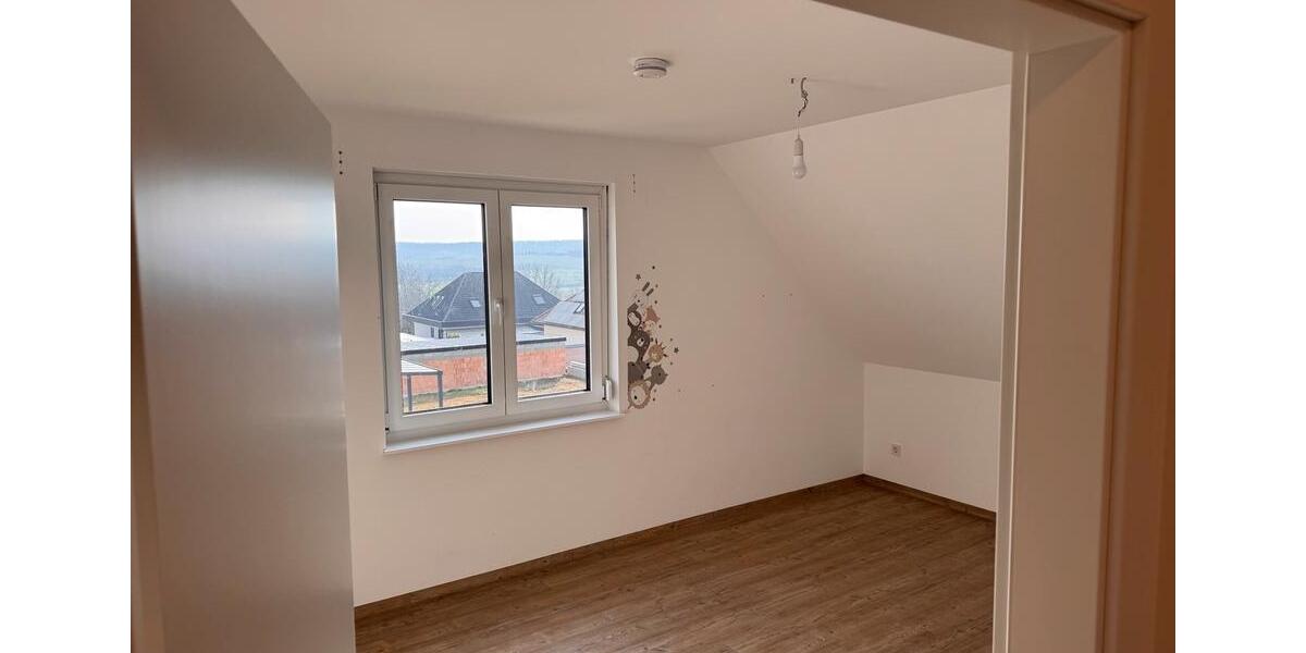 Doppelhaushälfte Hohenroth - 4.5 Zimmer, 122 m&sup2;, 1.195&euro; | Angebot:25963060