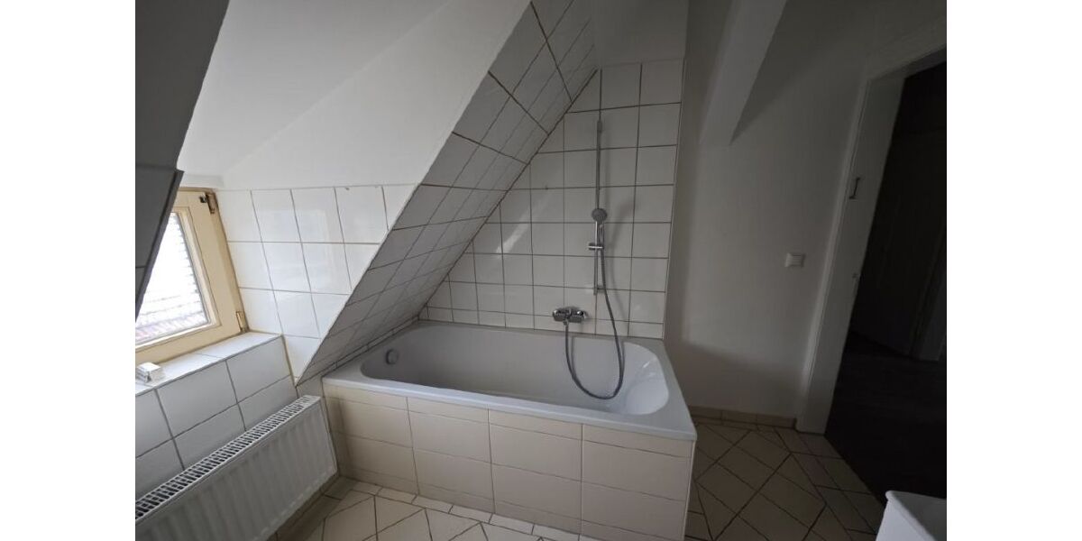 3 Raum Wohnung im DG im denkmalgeschützten Altbau in Kahla 3 zimmer