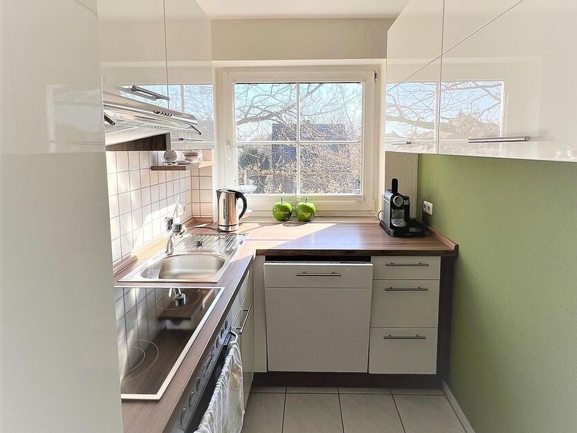 Möblierte, moderne Maisonette-Wohnung in zentraler Lage von Brühl!