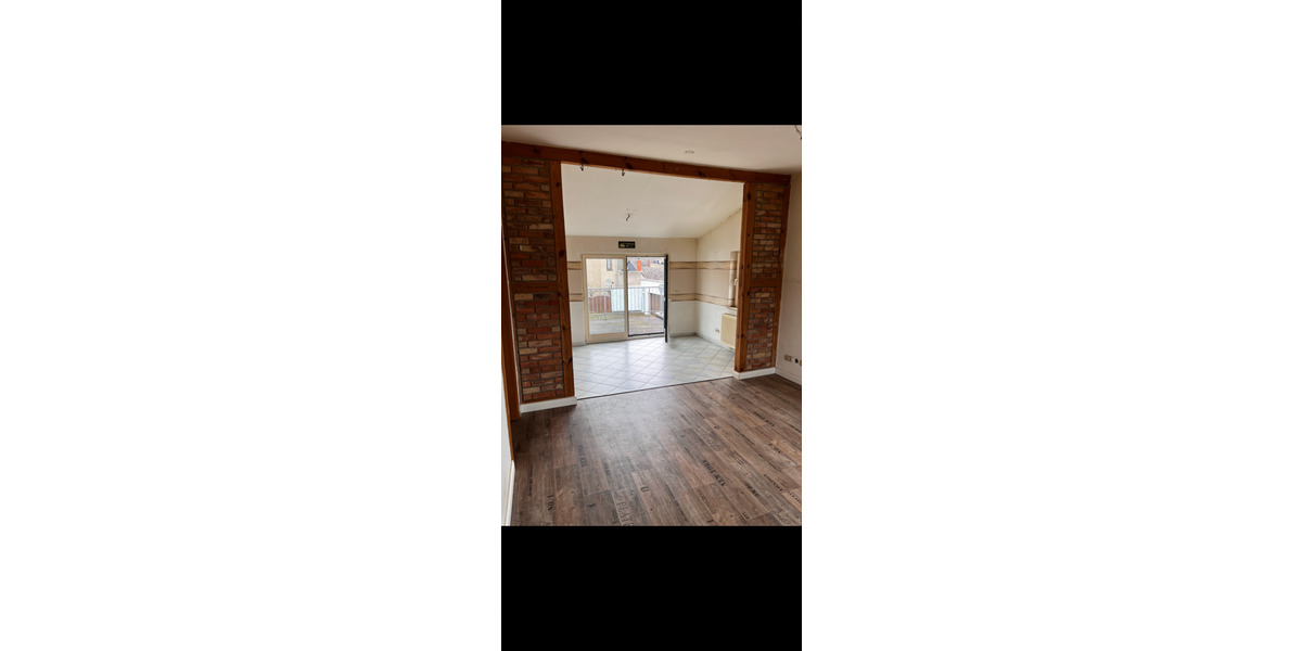 Dachgeschoßwohnung Marlow - 3 Zimmer, 90 m&sup2;, 800&euro; | Angebot:25717872