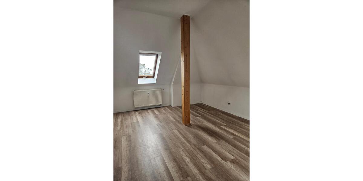 Etagenwohnung Burgstädt - 3 Zimmer, 79 m&sup2;, 490&euro; | Angebot:26442322
