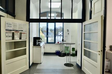 Arbeiten in historischer Brakeler Schule! 120 m² Büroflächen im charmanten Altbau zimmer