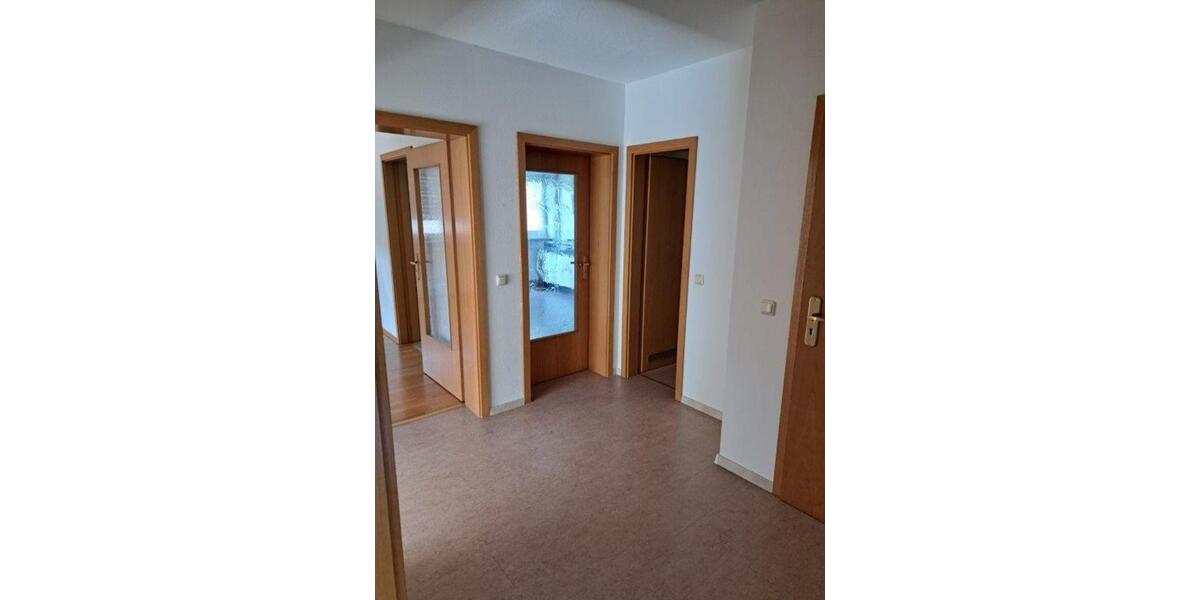 Erdgeschoßwohnung Deggendorf - 3 Zimmer, 84 m&sup2;, 830&euro; | Angebot:25868399