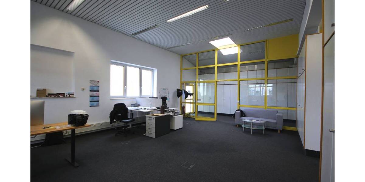 Gewerbeobjekt Landshut Industriegebiet - 2 Zimmer, 286 m&sup2;, 1.500&euro; | Angebot:25745415