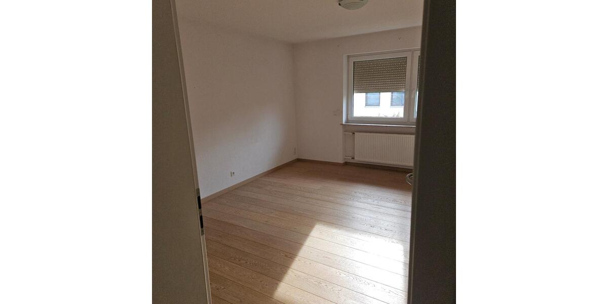 Erdgeschoßwohnung Haigerloch - 4 Zimmer, 140 m&sup2;, 1.400&euro; | Angebot:24395840