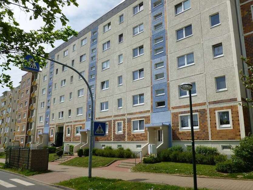 Wohnung zum Mieten in Rostock 405 € 61.73 m²