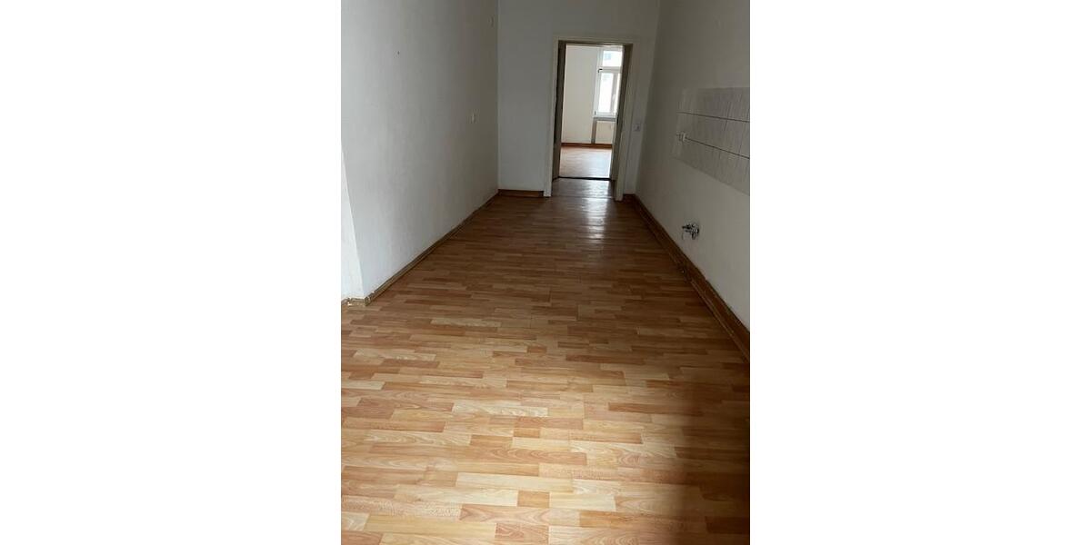 Etagenwohnung Weißenfels - 3 Zimmer, 81 m&sup2;, 486&euro; | Angebot:26051008