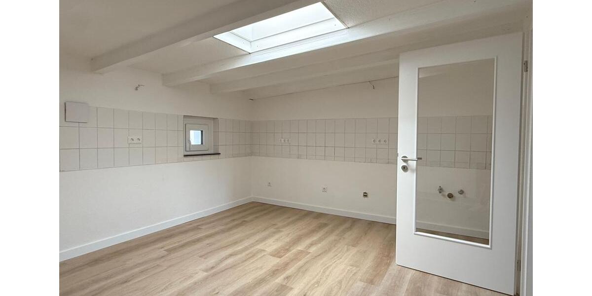 Dachgeschoßwohnung Hannover Vahrenwald-List - 3 Zimmer, 99 m&sup2;, 989&euro; | Angebot:26364151