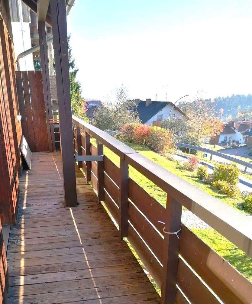 Sonnige Wohnung im 01. OG mit Kachelofen - 2 Zimmer- im OT Solla 2 zimmer