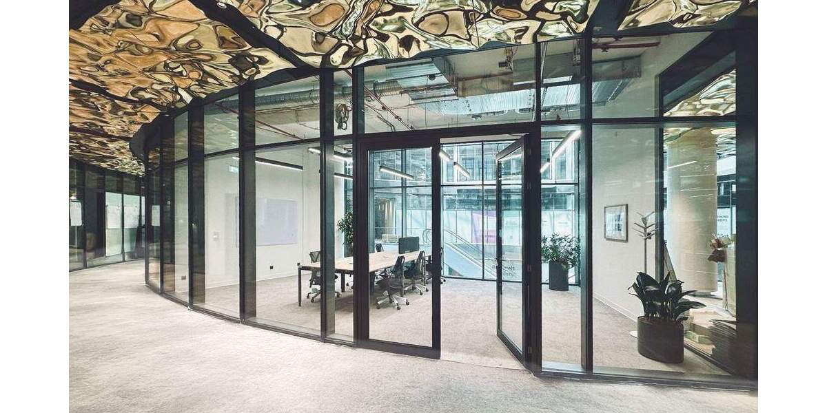 Moderne Innenstadtbürofläche: flexibel, möbliert, Dachgarten & Parken zimmer