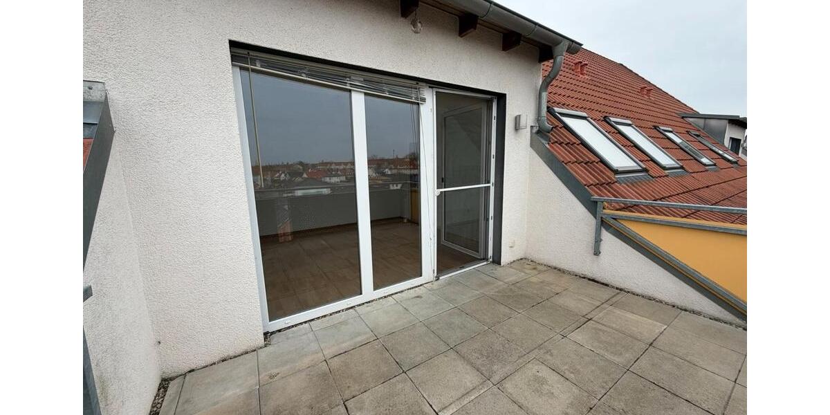 Dachgeschoßwohnung Merseburg - 3 Zimmer, 62 m&sup2;, 530&euro; | Angebot:26629518