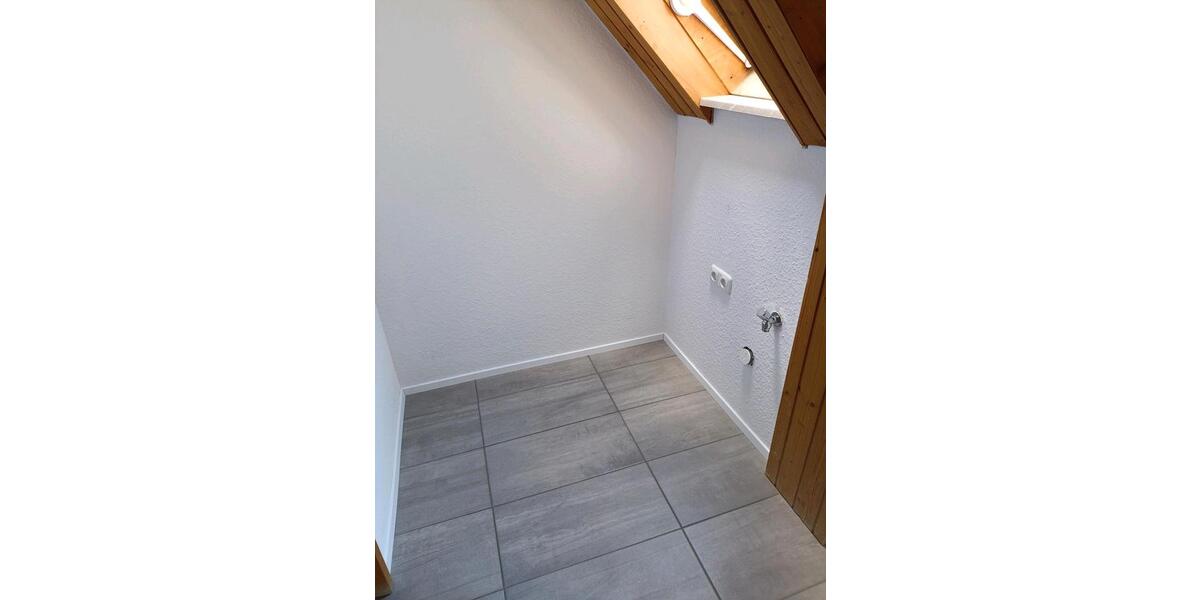 Etagenwohnung Wasserlosen - 3 Zimmer, 125 m&sup2;, 800&euro; | Angebot:26528760