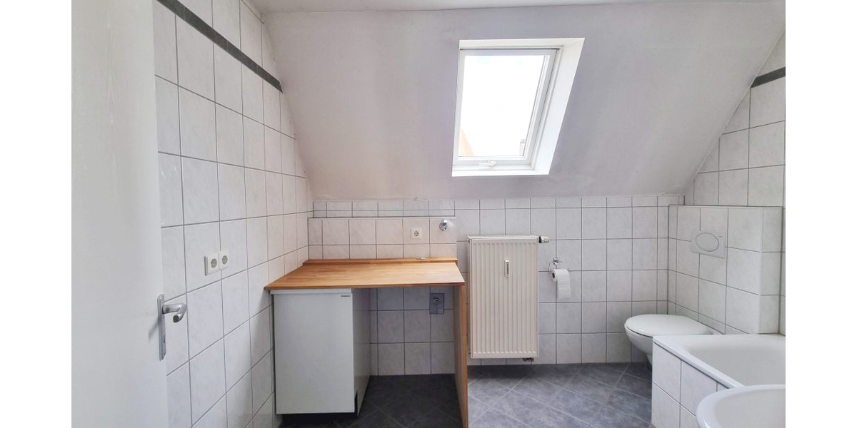 Schöne 3-Zi-Whg - FÜR MAXIMAL 2 PERSONEN -Einbauküche – Tageslichtbad – Wiesengrund in Laufweite - 3- Wendelstein | Angebot:18982291