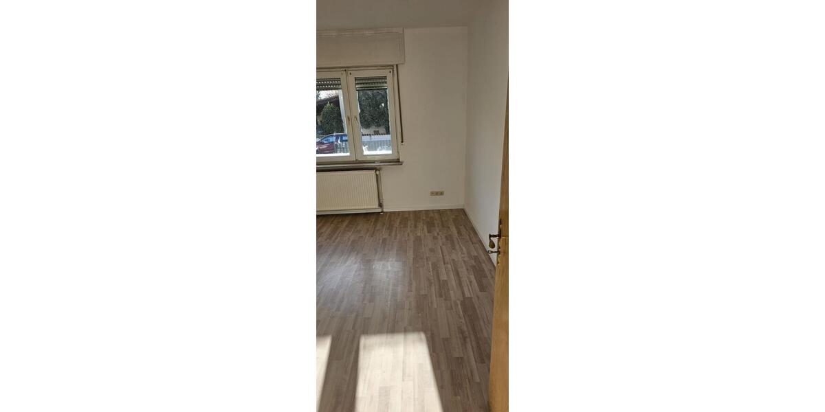 Erdgeschoßwohnung Bischofsheim - 3.5 Zimmer, 88 m&sup2;, 950&euro; | Angebot:25843142