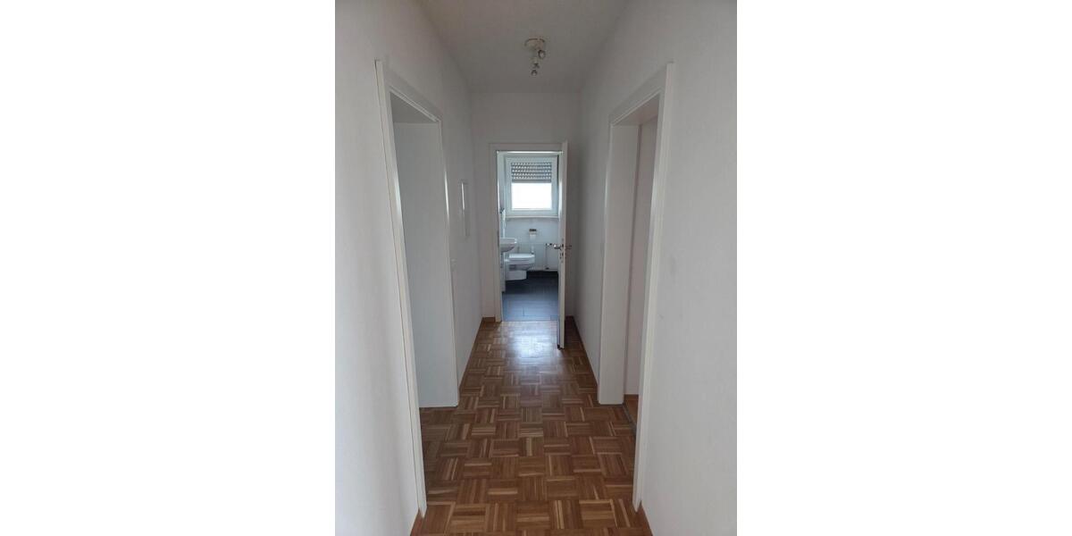 Dachgeschoßwohnung Mettlach - 3.5 Zimmer, 122 m&sup2;, 950&euro; | Angebot:24940943