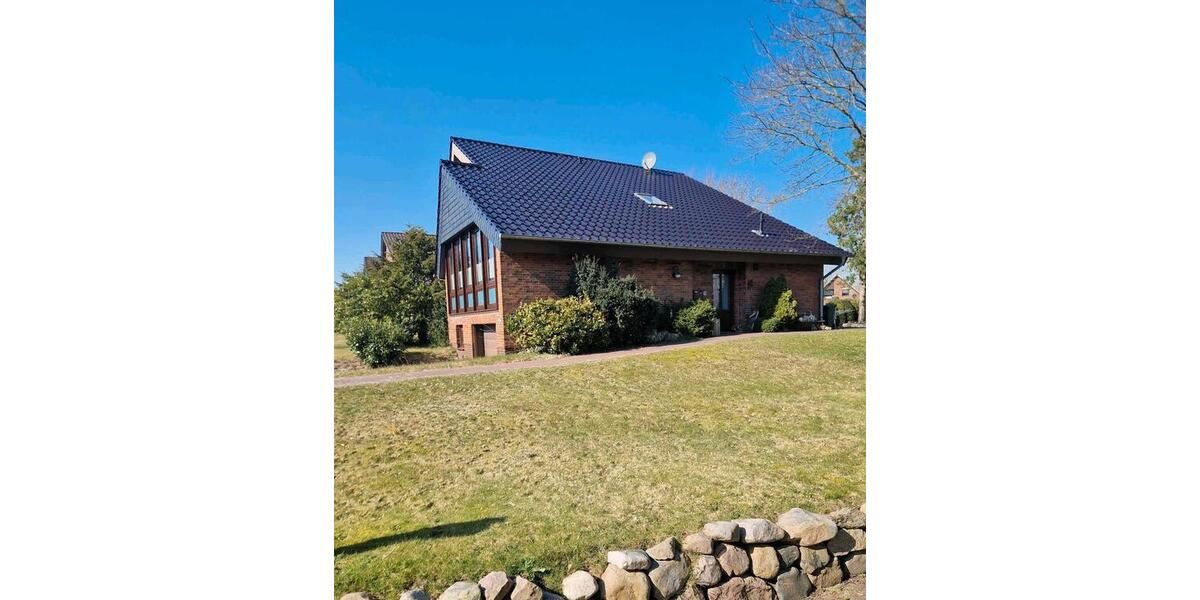 Einfamilienhaus Hennstedt - 8 Zimmer, 140 m&sup2;, 1.150&euro; | Angebot:25867495