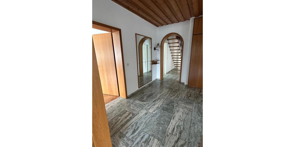 Etagenwohnung Halsenbach - 6 Zimmer, 165 m&sup2;, 990&euro; | Angebot:25755116