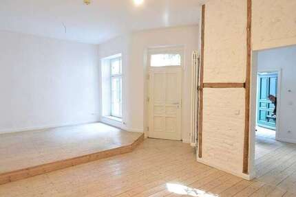 Haus zum Mieten in Düsseldorf 4.200 € 257.64 m²