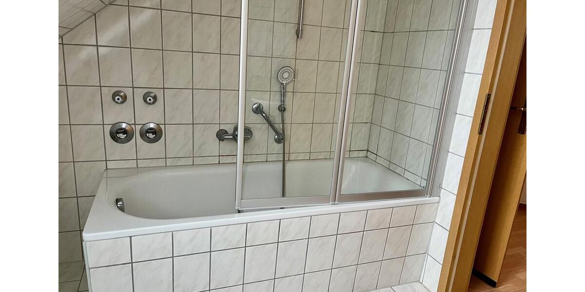 Etagenwohnung Oelsnitz (Vogtland) - 4 Zimmer, 86 m&sup2;, 516&euro; | Angebot:24663735