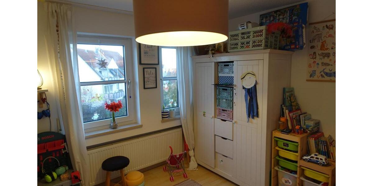 Dachgeschoßwohnung Bubenreuth - 3 Zimmer, 83 m&sup2;, 1.090&euro; | Angebot:25982195