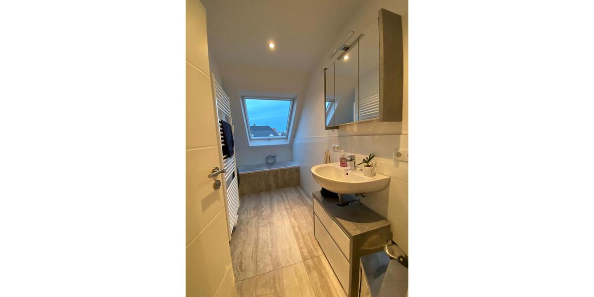 Etagenwohnung Stuttgart Bad Cannstatt - 3 Zimmer, 82 m&sup2;, 1.250&euro; | Angebot:26681918