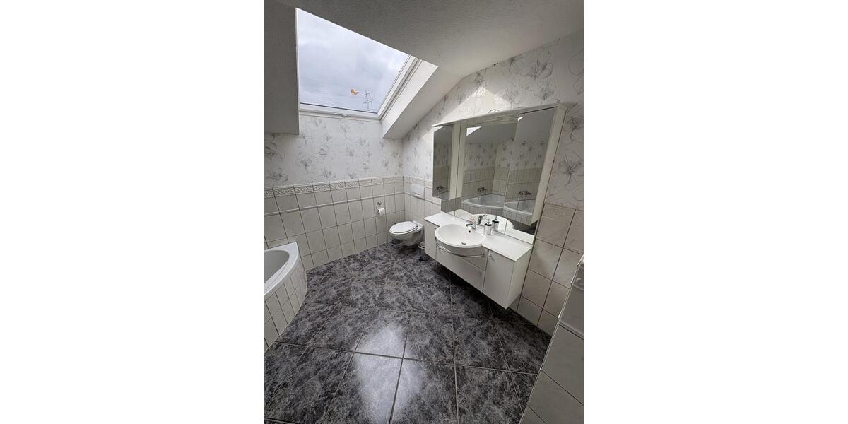 Dachgeschoßwohnung Mossautal - 5 Zimmer, 115 m&sup2;, 1.000&euro; | Angebot:25947874