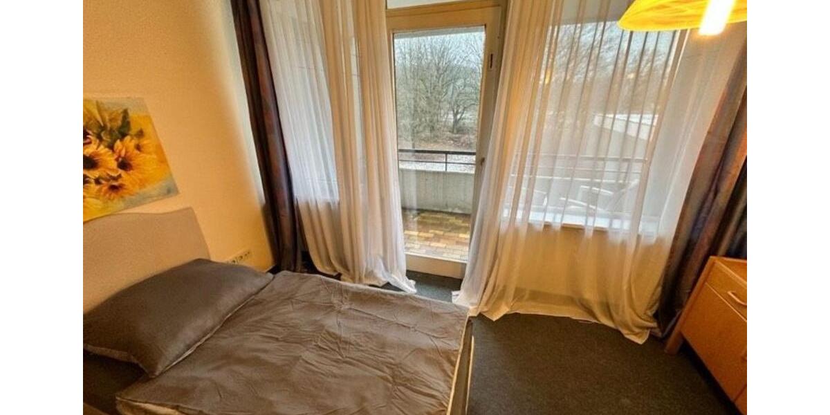 Wohnen auf Zeit Blomberg - 10 Zimmer, 20 m&sup2;, 15&euro; | Angebot:24398307