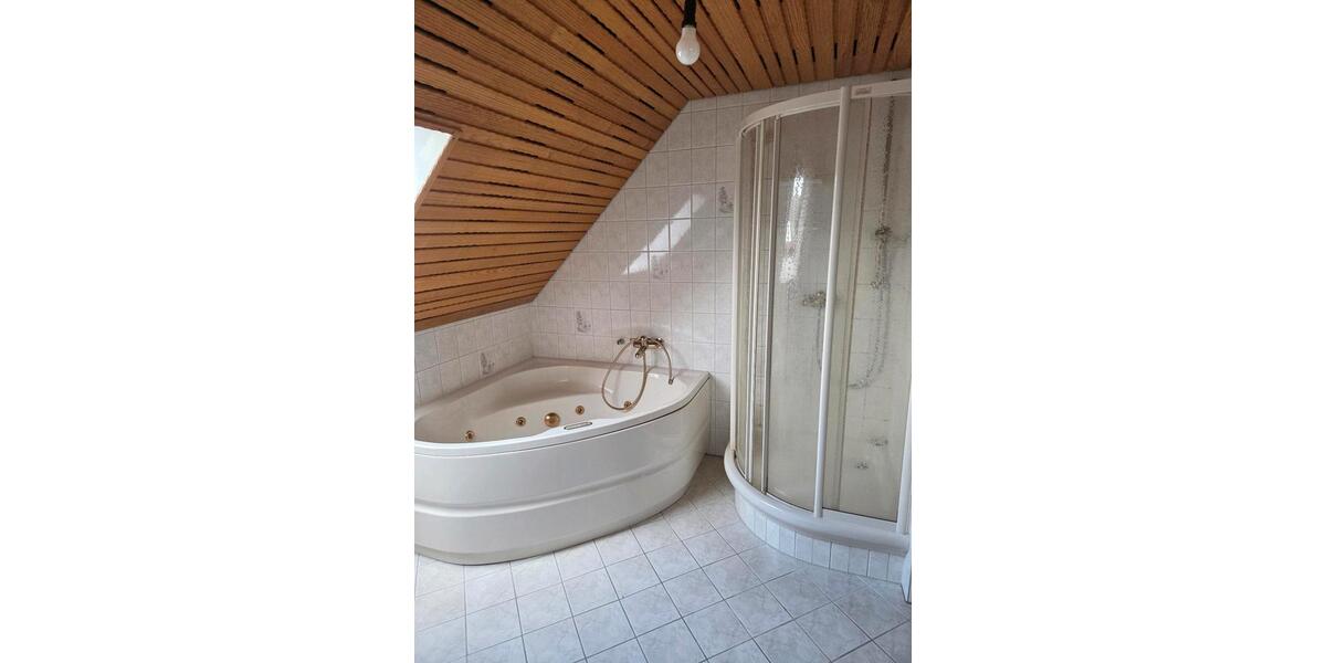 Dachgeschoßwohnung Schmallenberg - 3 Zimmer, 114 m&sup2;, 780&euro; | Angebot:25405150