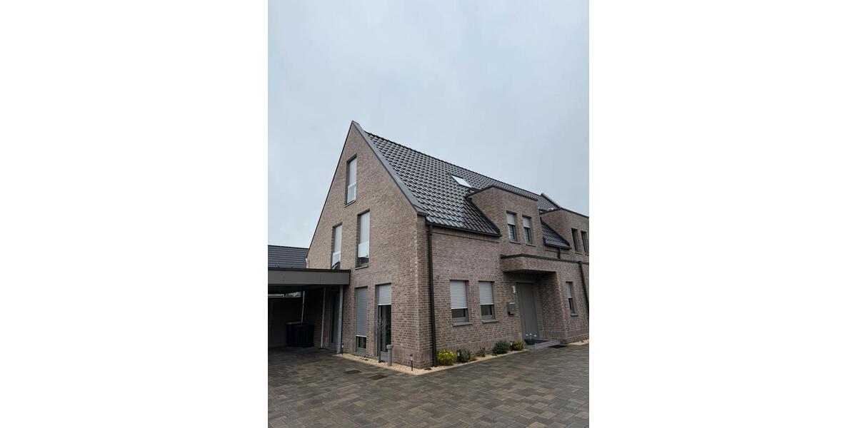 Doppelhaushälfte Borken - 7 Zimmer, 135 m&sup2;, 1.800&euro; | Angebot:24916269