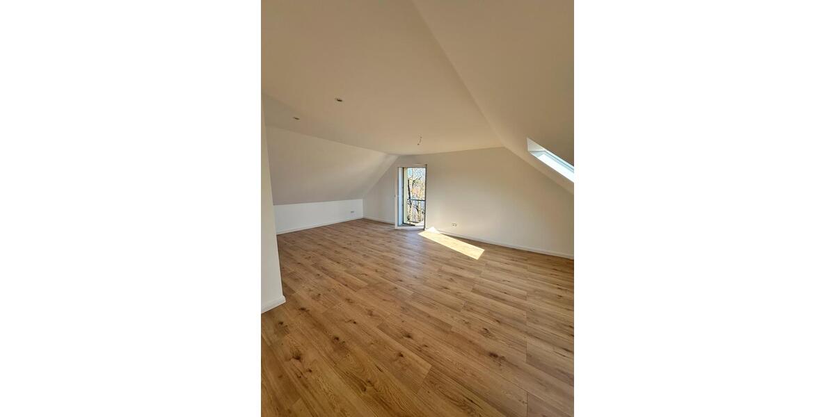 Dachgeschoßwohnung Schwanewede - 5 Zimmer, 120 m&sup2;, 1.100&euro; | Angebot:24667350