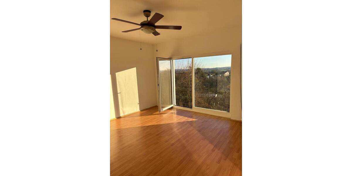 Erdgeschoßwohnung Hennef (Sieg) - 3 Zimmer, 150 m&sup2;, 1.350&euro; | Angebot:23187597