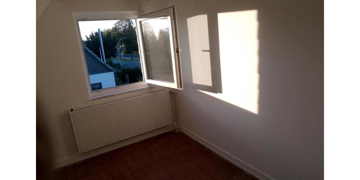 Doppelhaushälfte Uetersen - 1 Zimmer, 100 m&sup2;, 1.300&euro; | Angebot:27651352