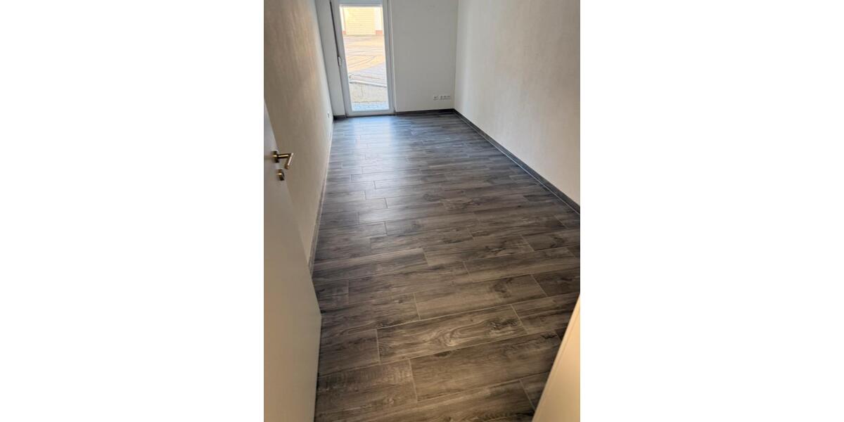 Erdgeschoßwohnung Villingen-Schwenningen Schwenningen - 4 Zimmer, 128 m&sup2;, 1.500&euro; | Angebot:26023737