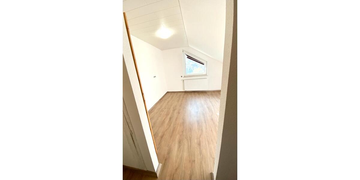Dachgeschoßwohnung Berlin Lichtenberg - 3 Zimmer, 80 m&sup2;, 1.400&euro; | Angebot:26336509