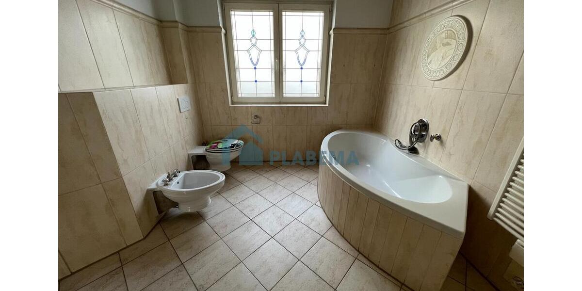 Erdgeschoßwohnung Güstrow - 3 Zimmer, 132 m&sup2;, 1.384&euro; | Angebot:26182631
