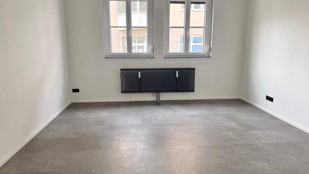 Loftstyle ! Nähe Plärrer, WG-taugliche 4-Zi-Whg., 117m², moderne Einbauküche, im Erdgeschoß