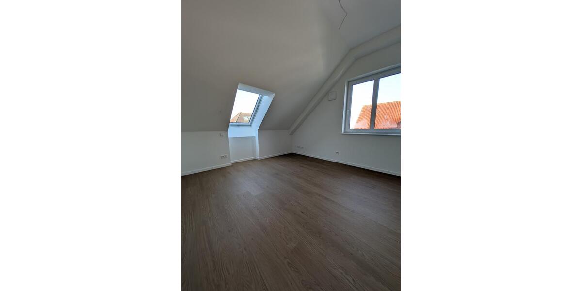 Dachgeschoßwohnung Güstrow - 4 Zimmer, 122 m&sup2;, 1.652&euro; | Angebot:25214616