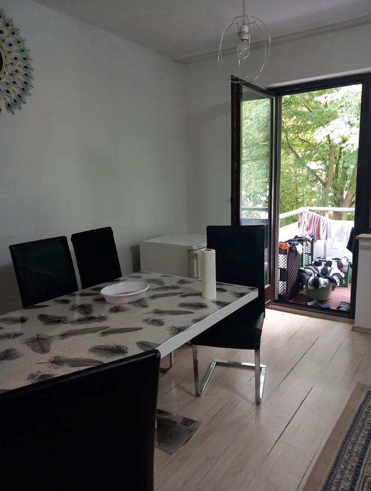 ANSPRECHENDE 3- Zimmer- Wohnung EBK, 2-MAL BALKON, GARAGE