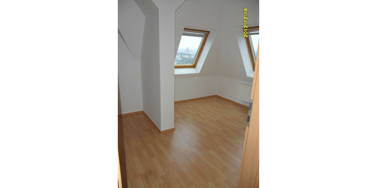 Dachgeschoßwohnung Plauen - 3 Zimmer, 72 m&sup2;, 290&euro; | Angebot:25871919