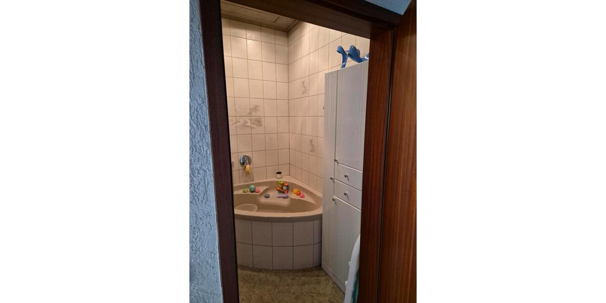 Etagenwohnung Pößneck - 3 Zimmer, 82 m&sup2;, 651&euro; | Angebot:25636095
