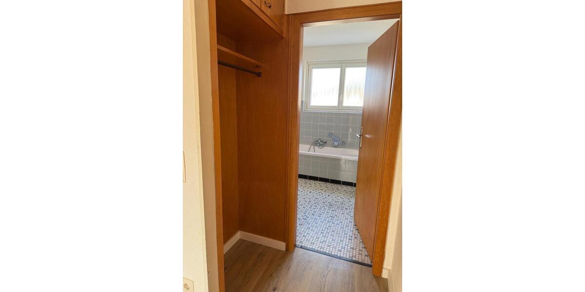 Etagenwohnung Iserlohn - 3.5 Zimmer, 95 m&sup2;, 800&euro; | Angebot:26626196