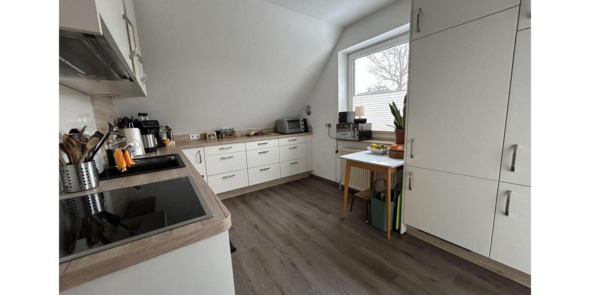 Dachgeschoßwohnung Hannover Herrenhausen-Stöcken - 3 Zimmer, 84 m&sup2;, 880&euro; | Angebot:24890343