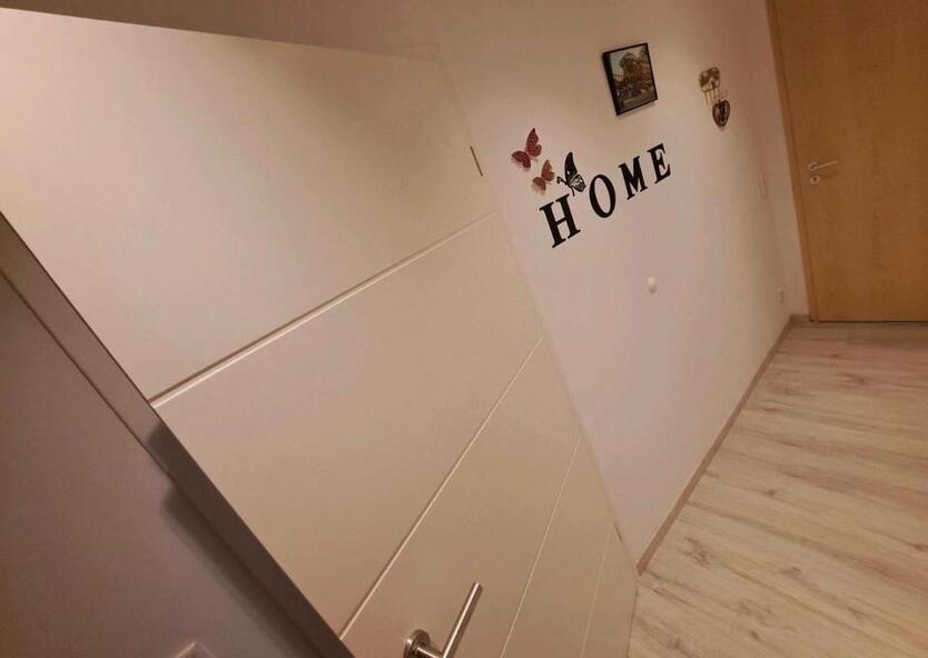 2-Zimmer Wohnung, 58 qm, neu renoviert