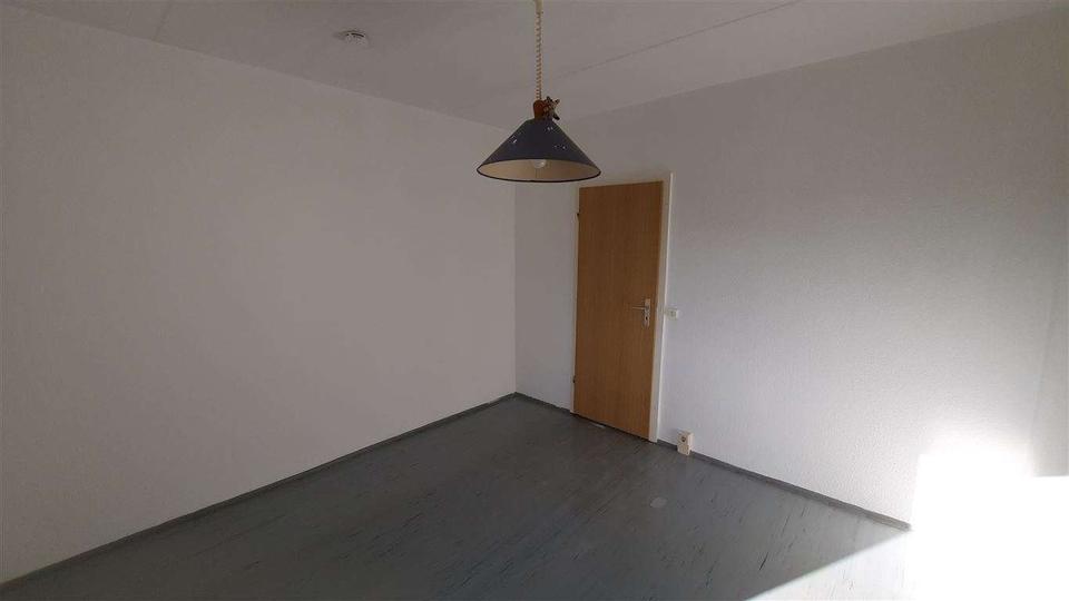 Etagenwohnung Elsterwerda - 3 Zimmer, 63 m&sup2;, 340&euro; | Angebot:26674012