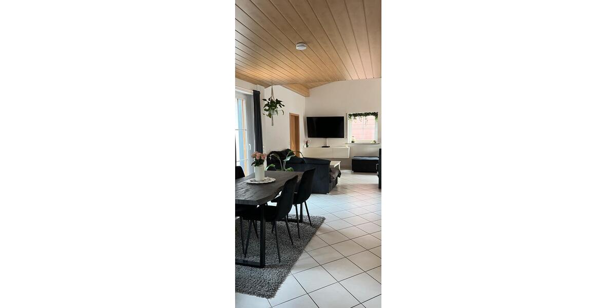 Etagenwohnung Saarbrücken Scheidt - 3 Zimmer, 93 m&sup2;, 1.000&euro; | Angebot:25905778